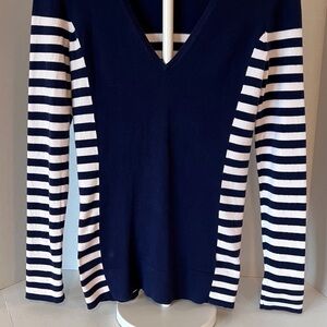 Lilly Pulitzer Navy and White V-Neck Striped Sleeve Long Sleeve Top